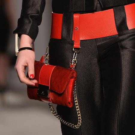 The Modern Woman’s Guide to Carrying a Handbag